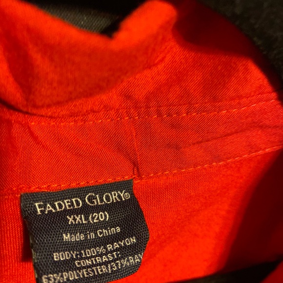 Red High low button sleeve blouse - Picture 3 of 3